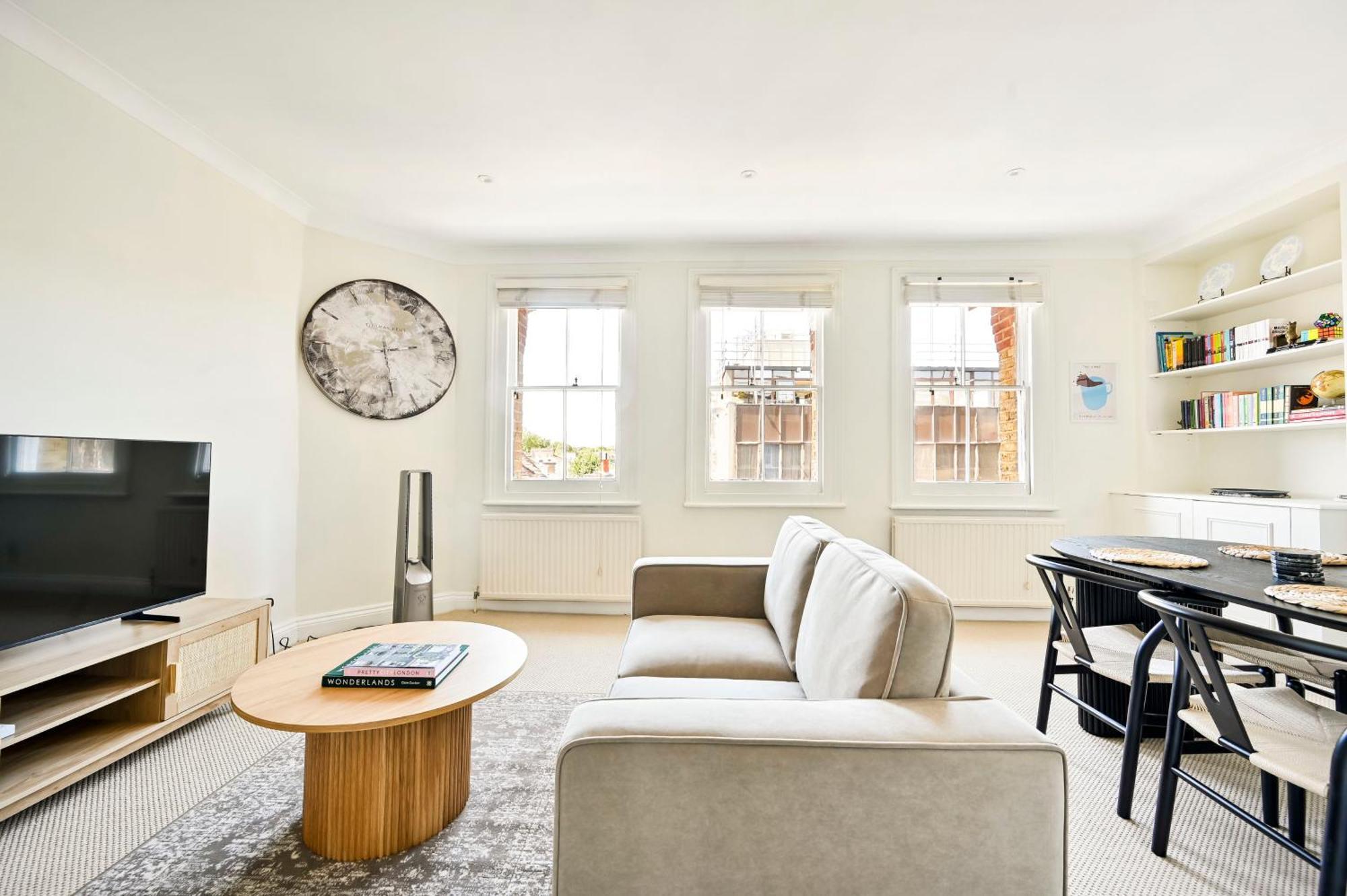 Chelsea Chic, Quiet, Light Filled, Upscale London